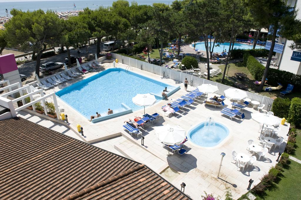 Hotel Bristol Линьяно-Саббьядоро Экстерьер фото